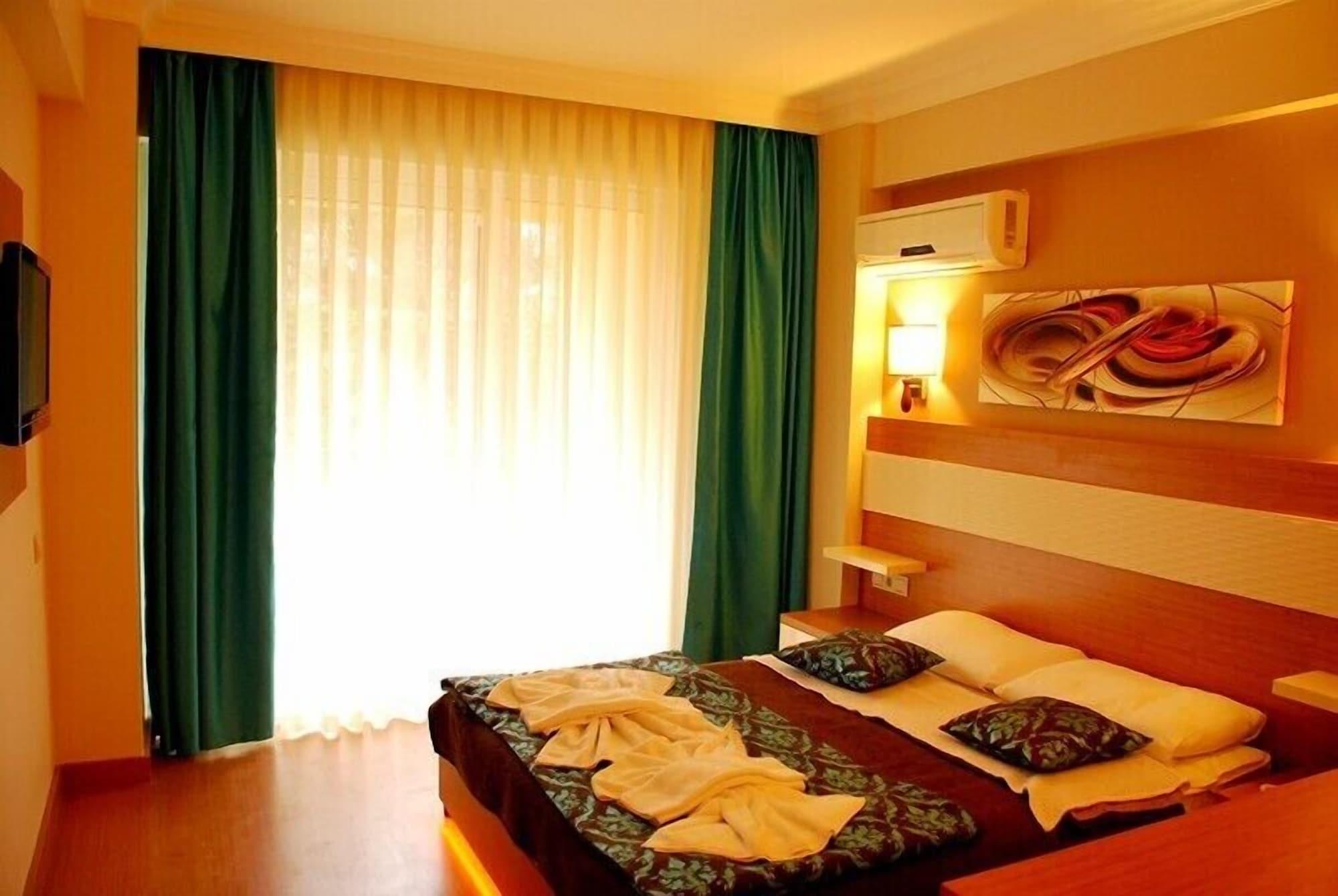 Hotel Flora Suites Soğucak 外观 照片